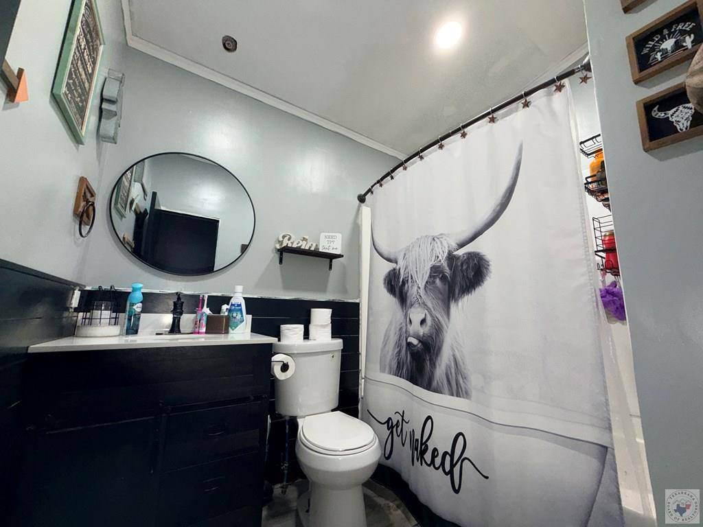 430 County Road 3402, DeKalb, TX 75559