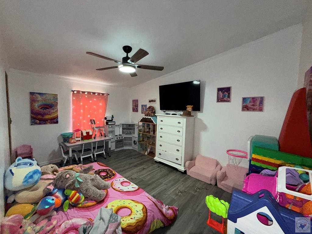 430 County Road 3402, DeKalb, TX 75559