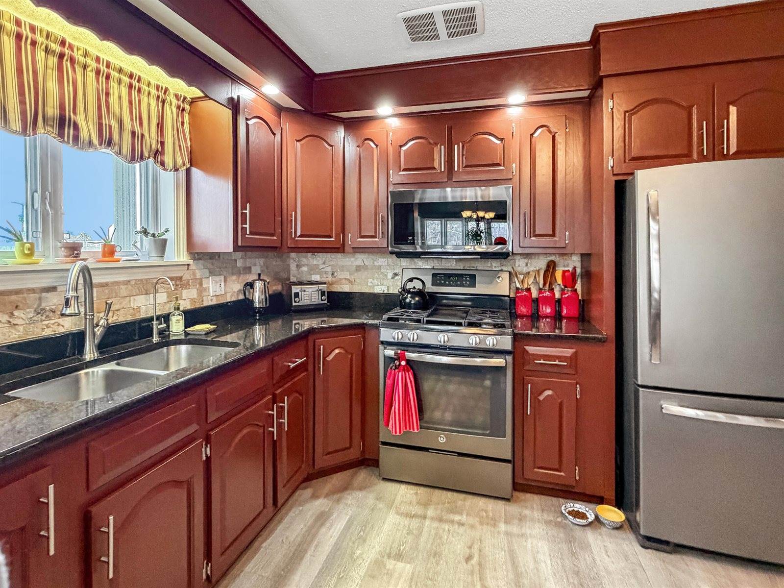 117 25th Avenue, Madawaska, ME 04756