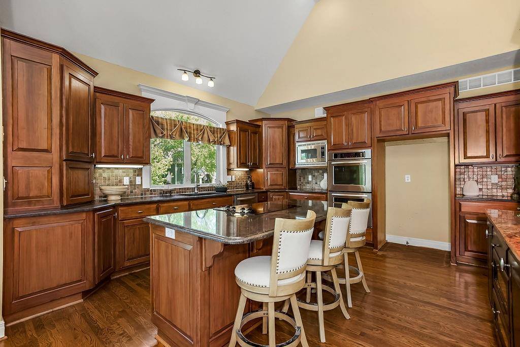 14400 Grant Street, Overland Park, KS 66221