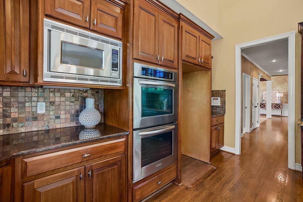 14400 Grant Street, Overland Park, KS 66221