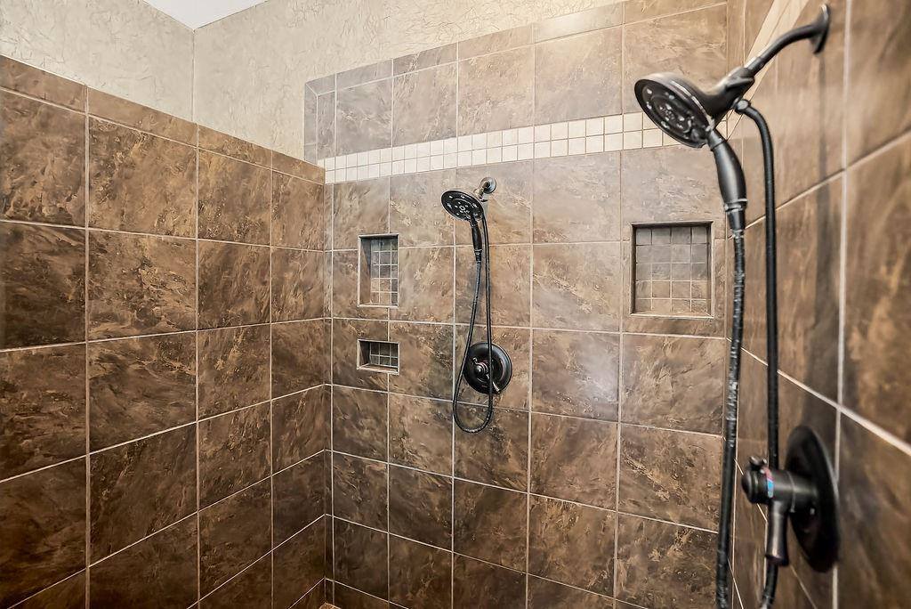 14400 Grant Street, Overland Park, KS 66221