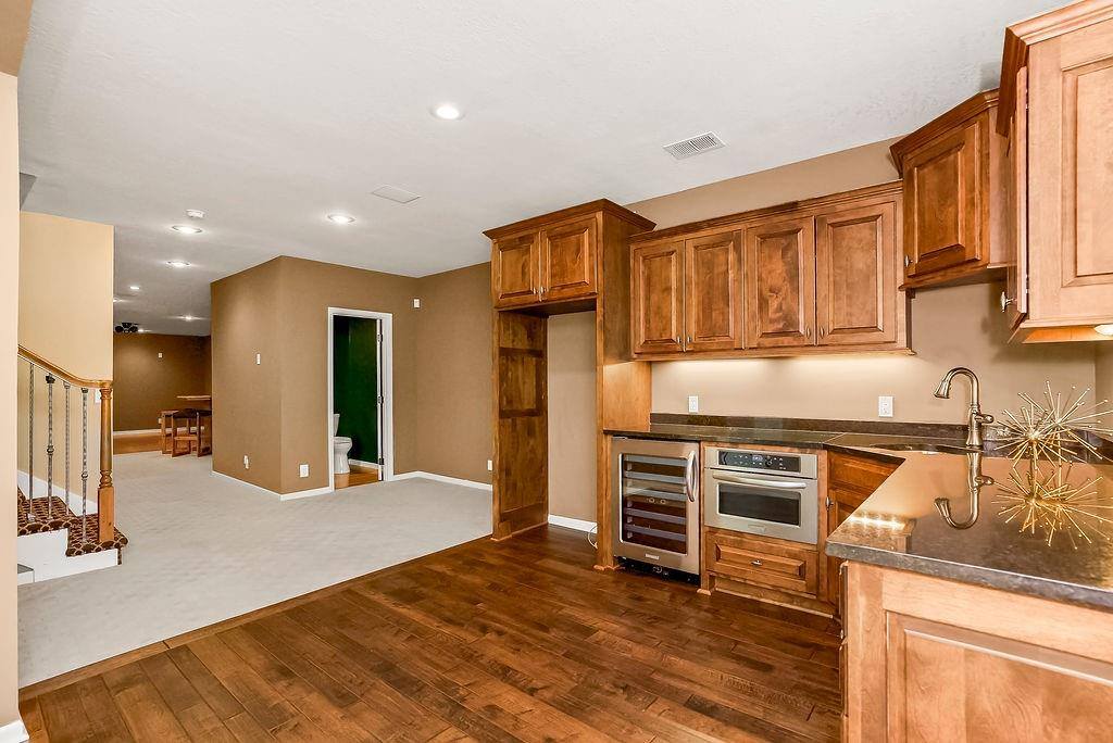 14400 Grant Street, Overland Park, KS 66221