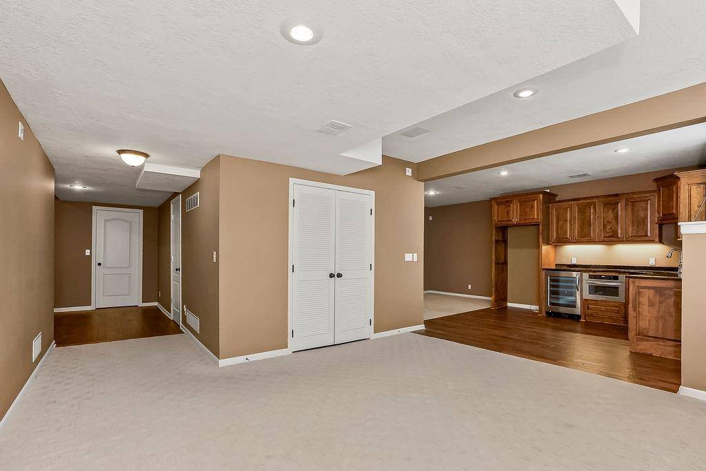 14400 Grant Street, Overland Park, KS 66221