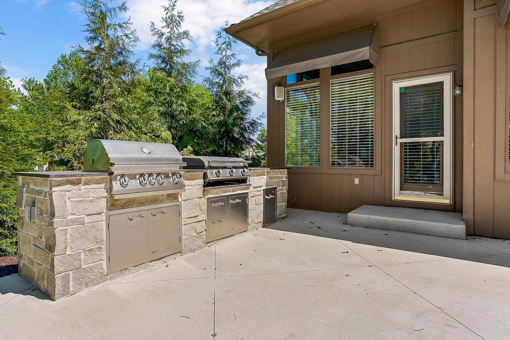 14400 Grant Street, Overland Park, KS 66221