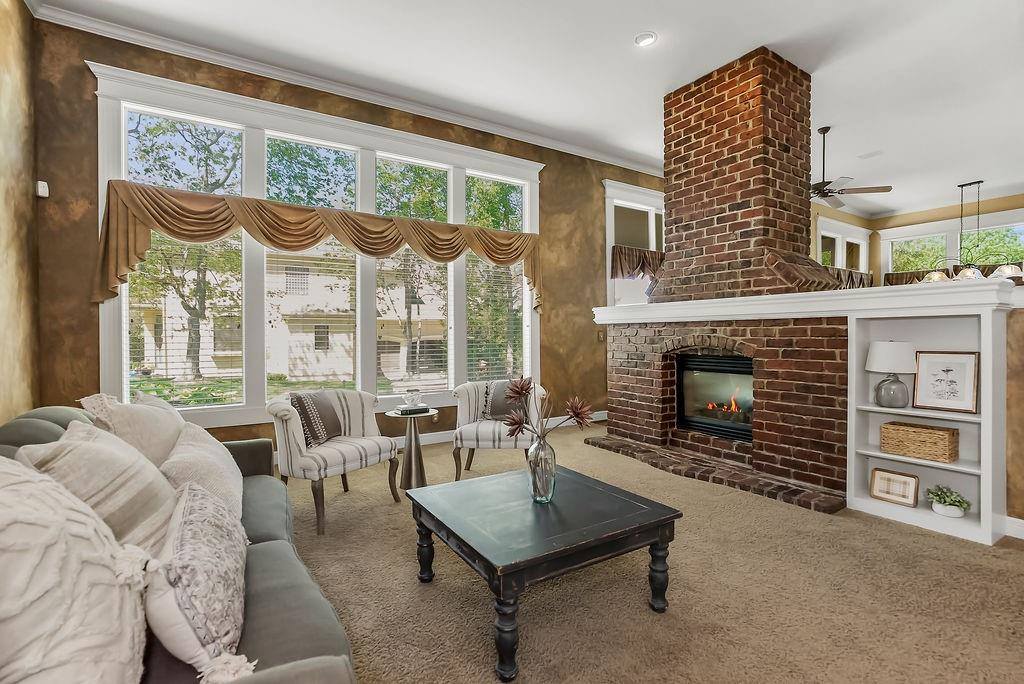 14400 Grant Street, Overland Park, KS 66221