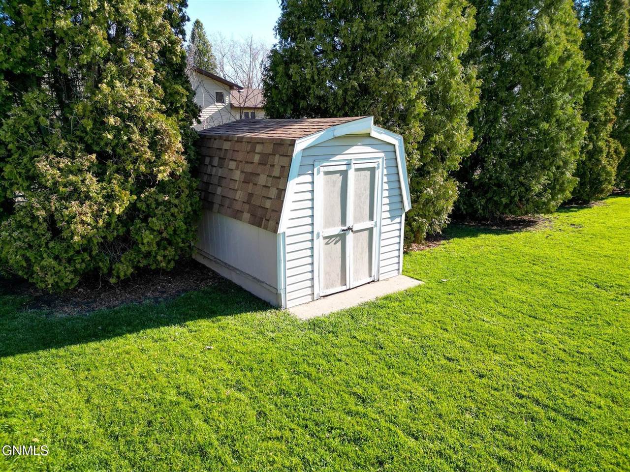 1840 Masterson Avenue, Bismarck, ND 58501