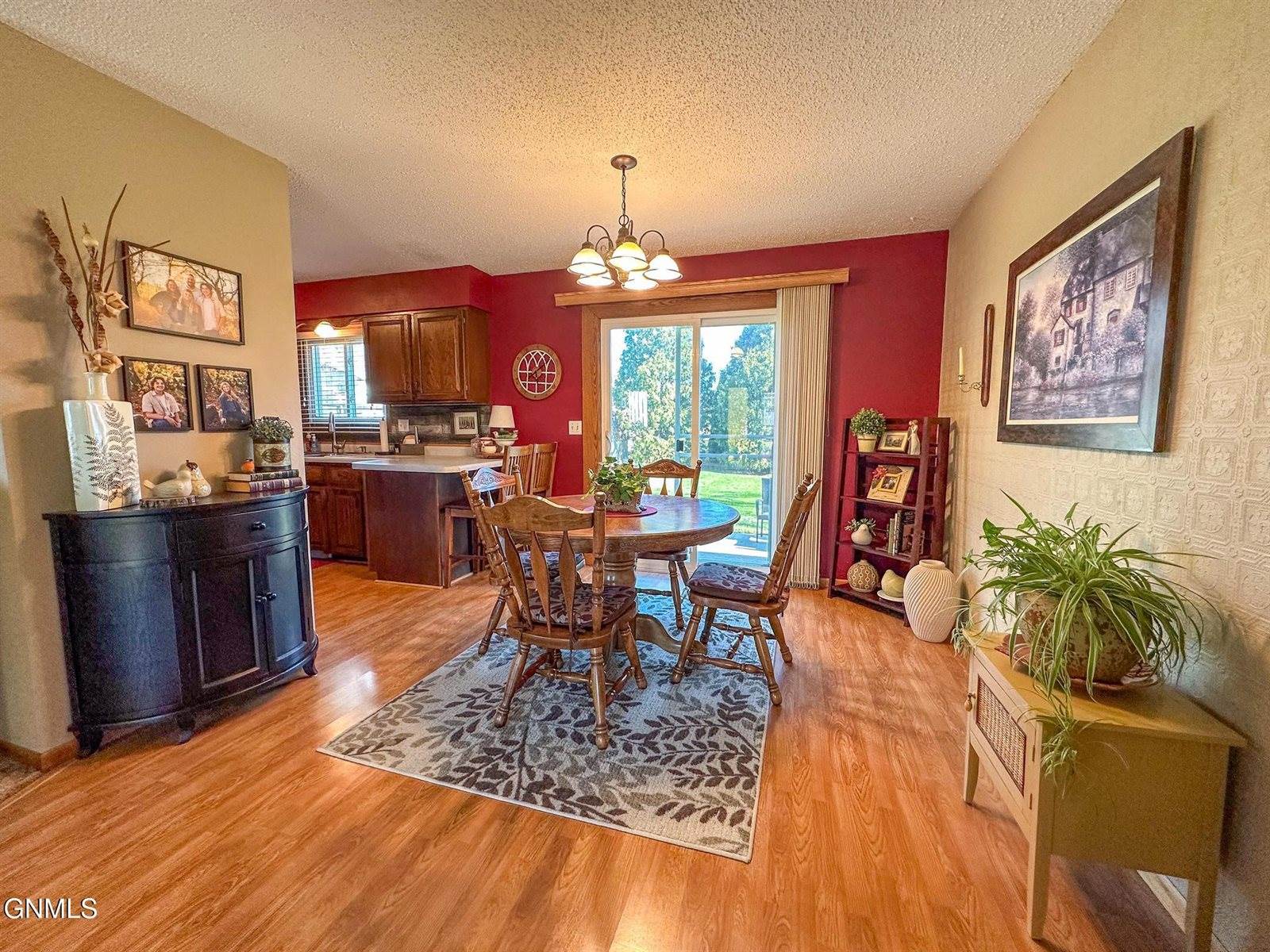 1840 Masterson Avenue, Bismarck, ND 58501