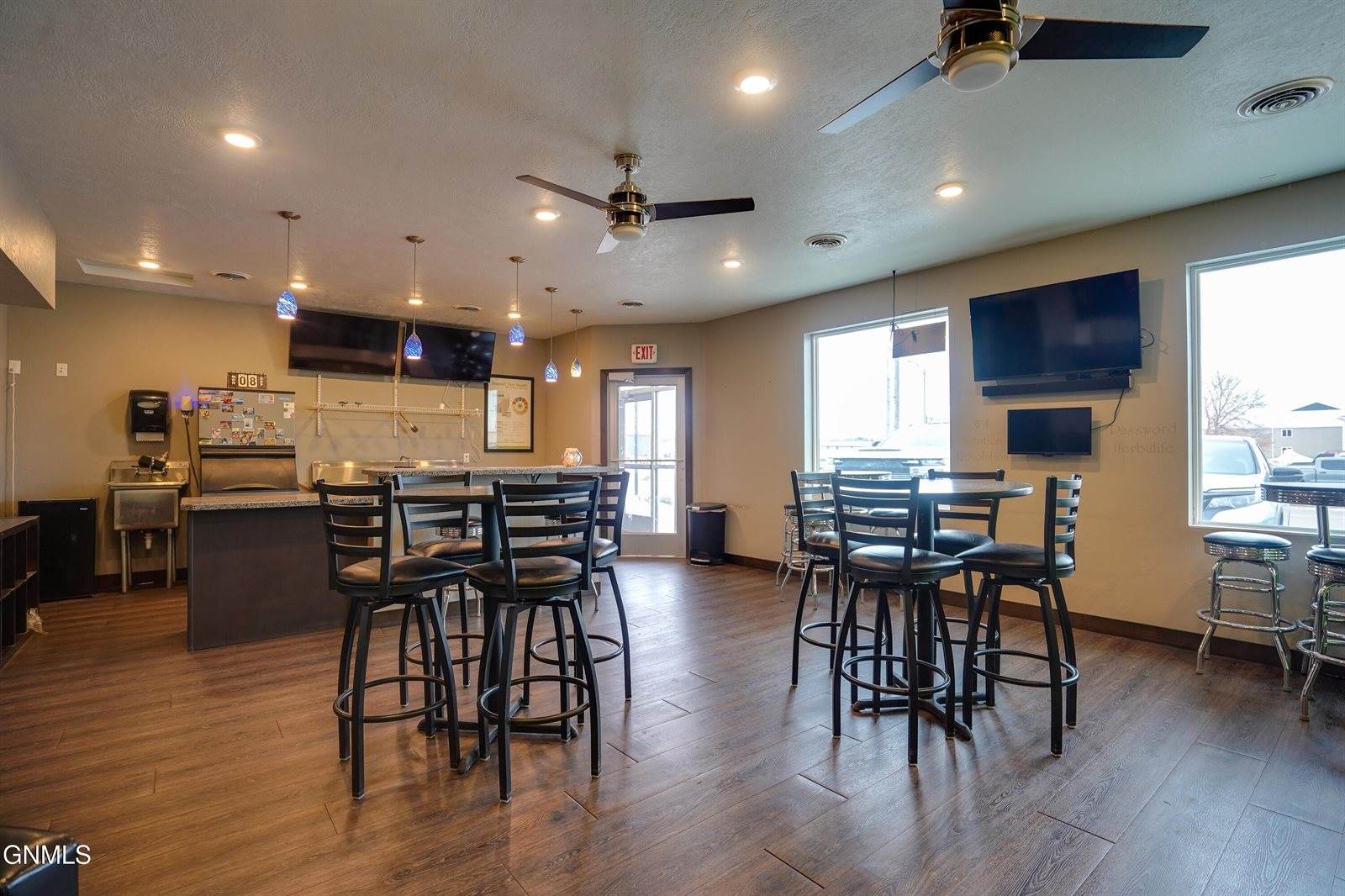 2041 40th Avenue SE, #100, Mandan, ND 58554