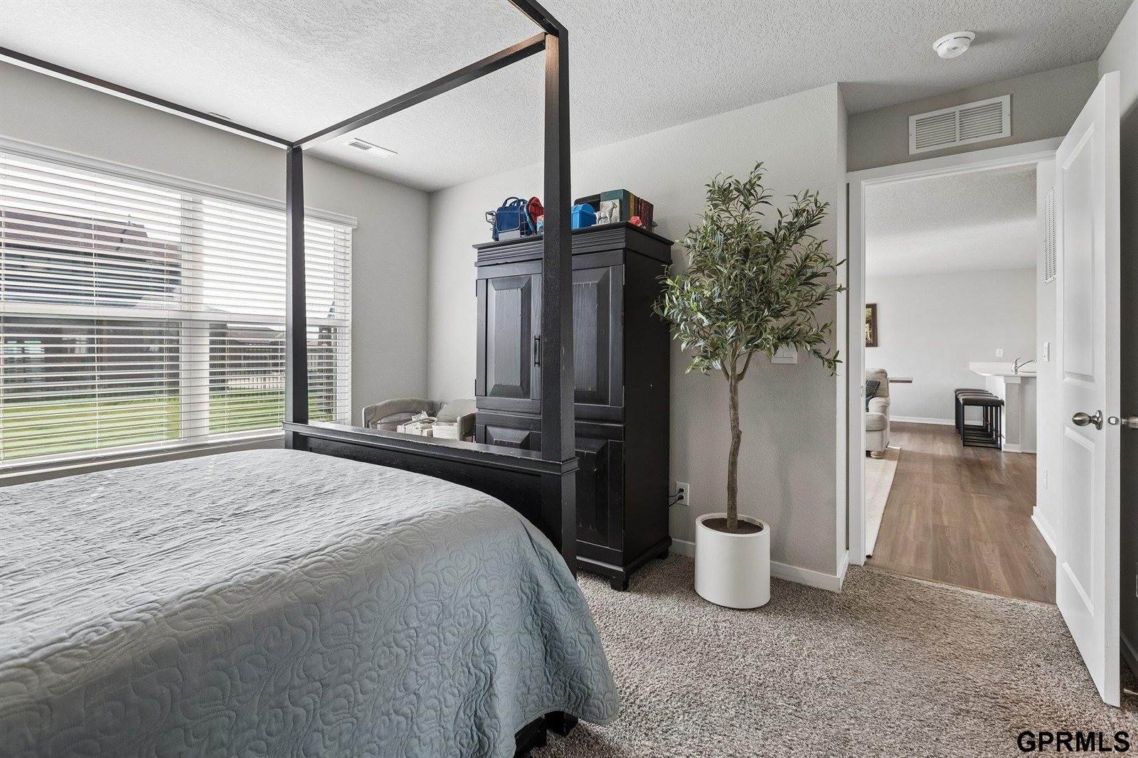 10807 South 177Th Street, Omaha, NE 68136