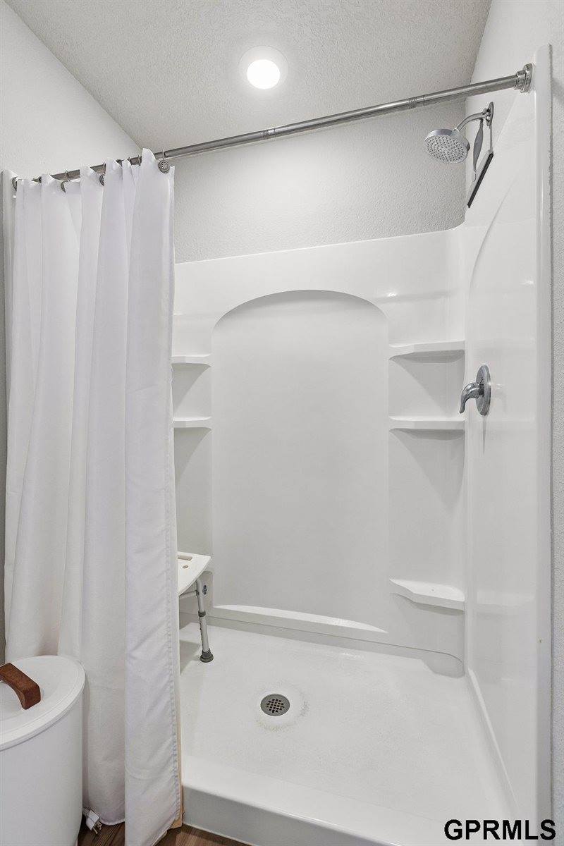 10807 South 177Th Street, Omaha, NE 68136