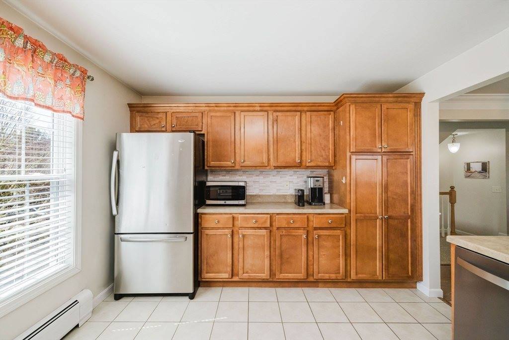 1 Harbor Mist Dr, Fairhaven, MA 02719