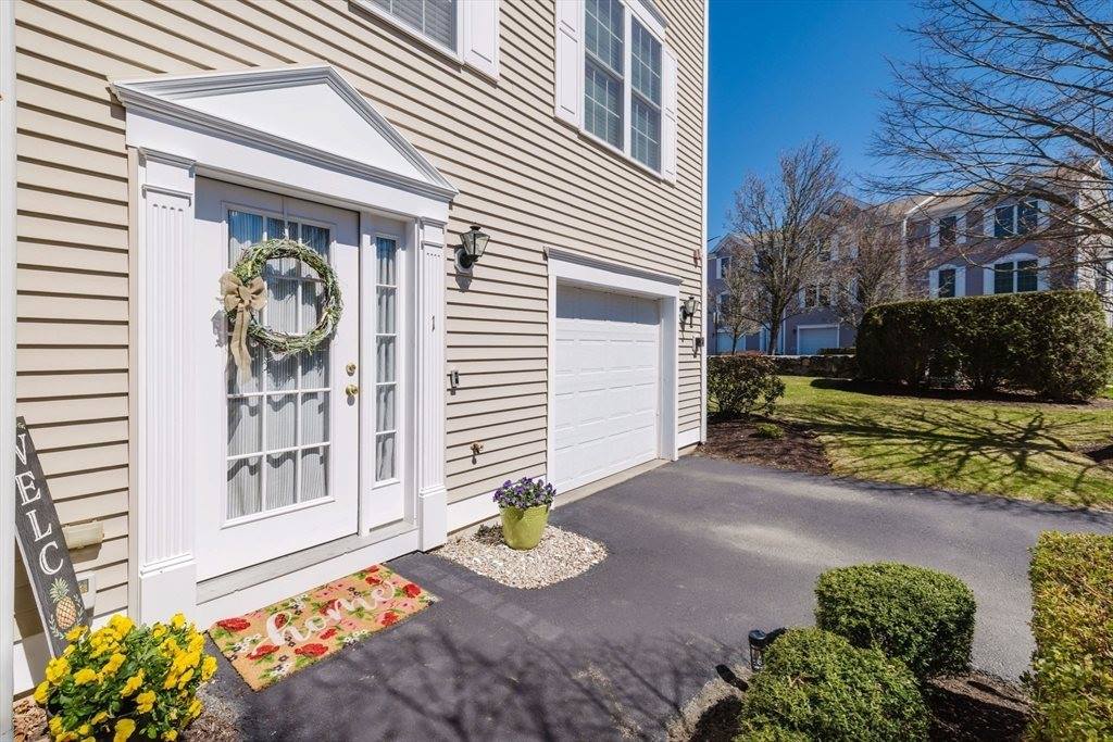 1 Harbor Mist Dr, Fairhaven, MA 02719