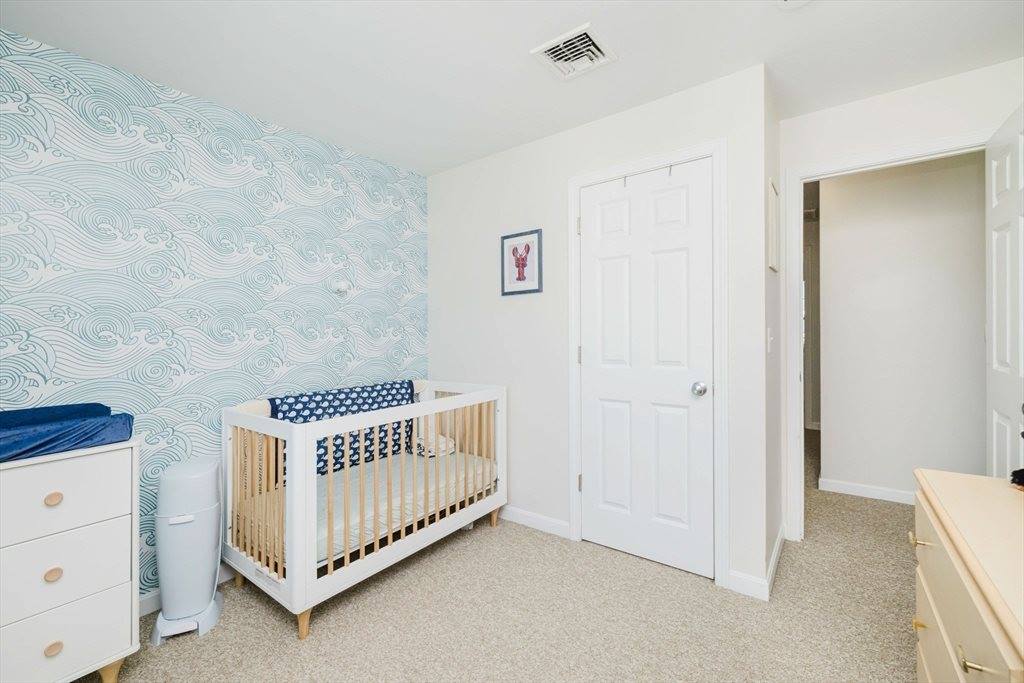 1 Harbor Mist Dr, Fairhaven, MA 02719