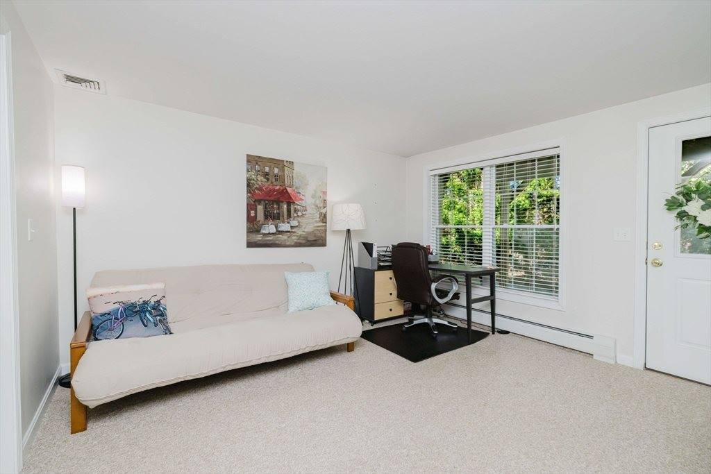 1 Harbor Mist Dr, Fairhaven, MA 02719