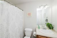 1 Harbor Mist Dr, Fairhaven, MA 02719