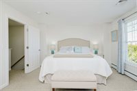 1 Harbor Mist Dr, Fairhaven, MA 02719