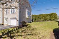 1 Harbor Mist Dr, Fairhaven, MA 02719