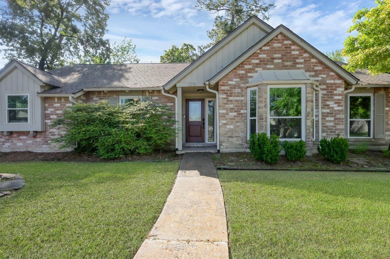1218 Glouchester Lane, Houston, TX 77073