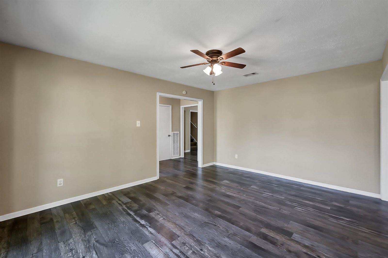 1218 Glouchester Lane, Houston, TX 77073