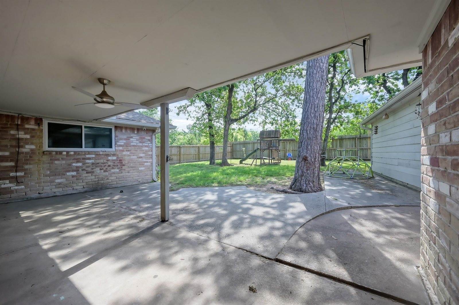 1218 Glouchester Lane, Houston, TX 77073