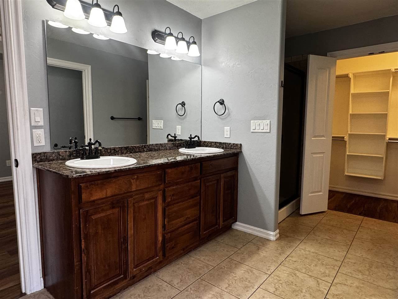 5708 NW Valor Ave, Lawton, OK 73505