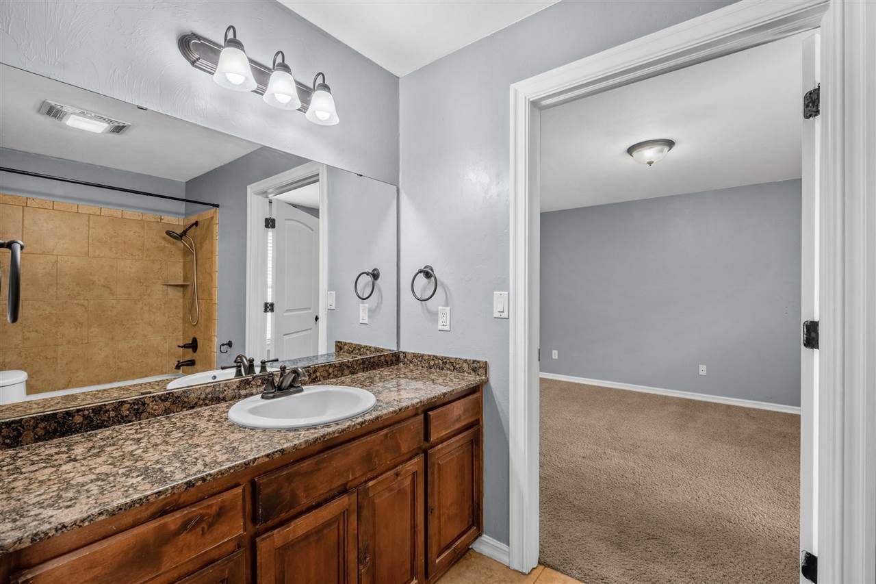 5708 NW Valor Ave, Lawton, OK 73505