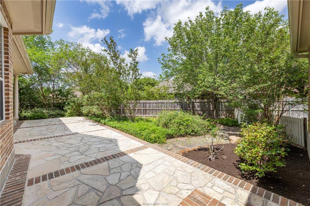 4303 Whitwick Place, College Station, TX 77845