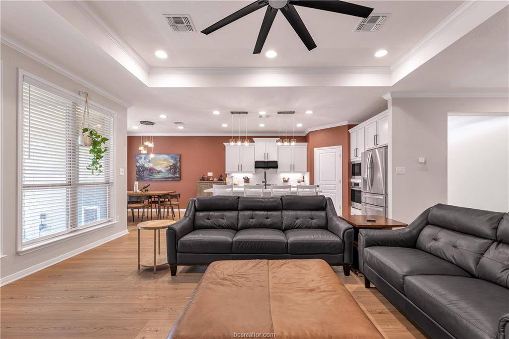 3693 Haskell Hollow Loop, College Station, TX 77845