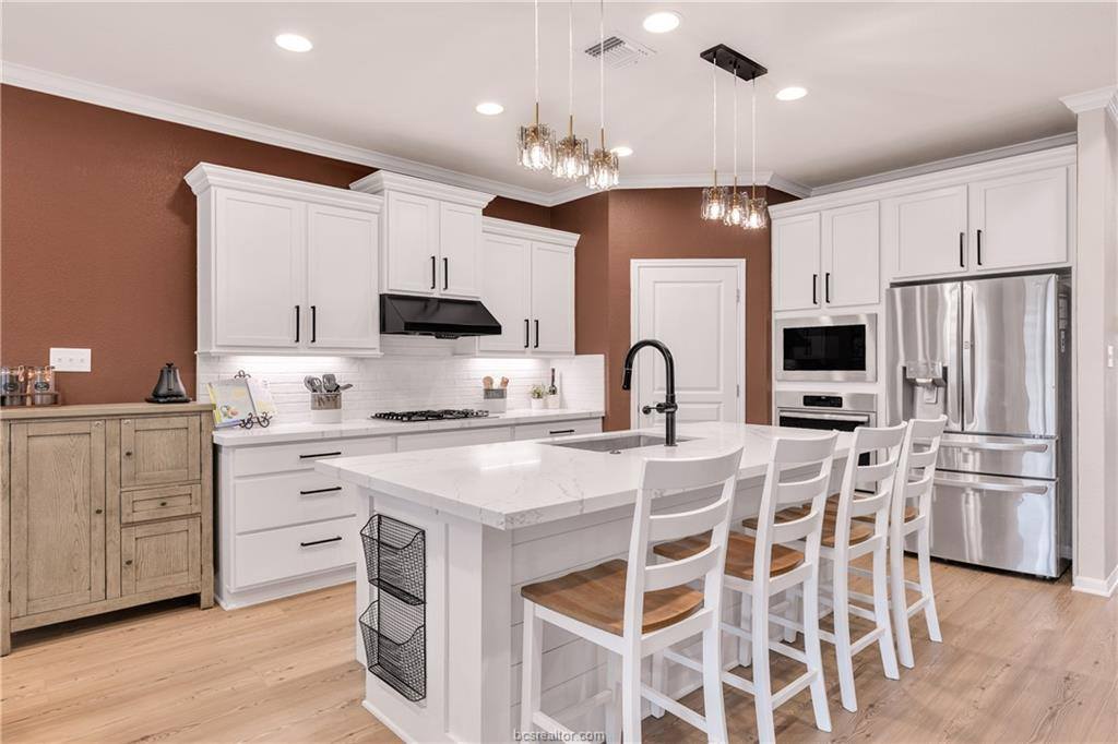 3693 Haskell Hollow Loop, College Station, TX 77845