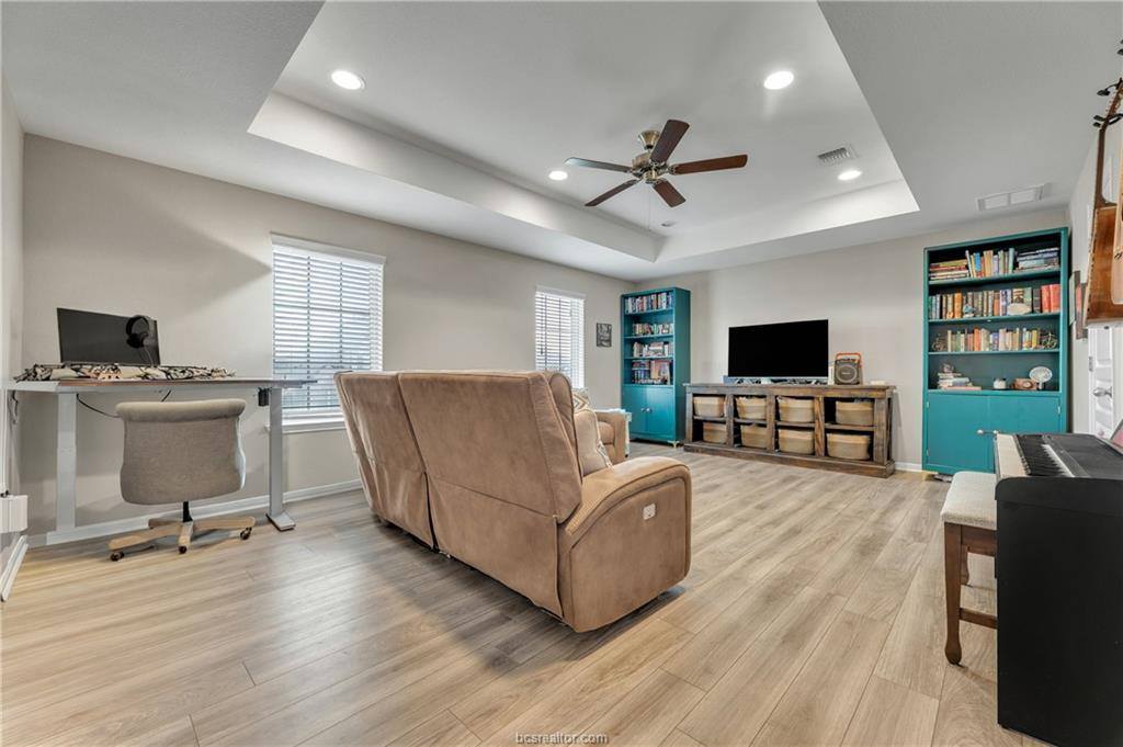 3693 Haskell Hollow Loop, College Station, TX 77845