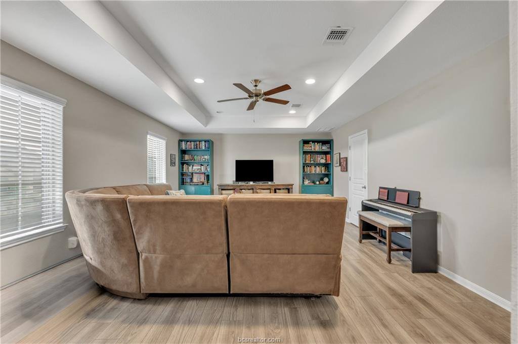 3693 Haskell Hollow Loop, College Station, TX 77845