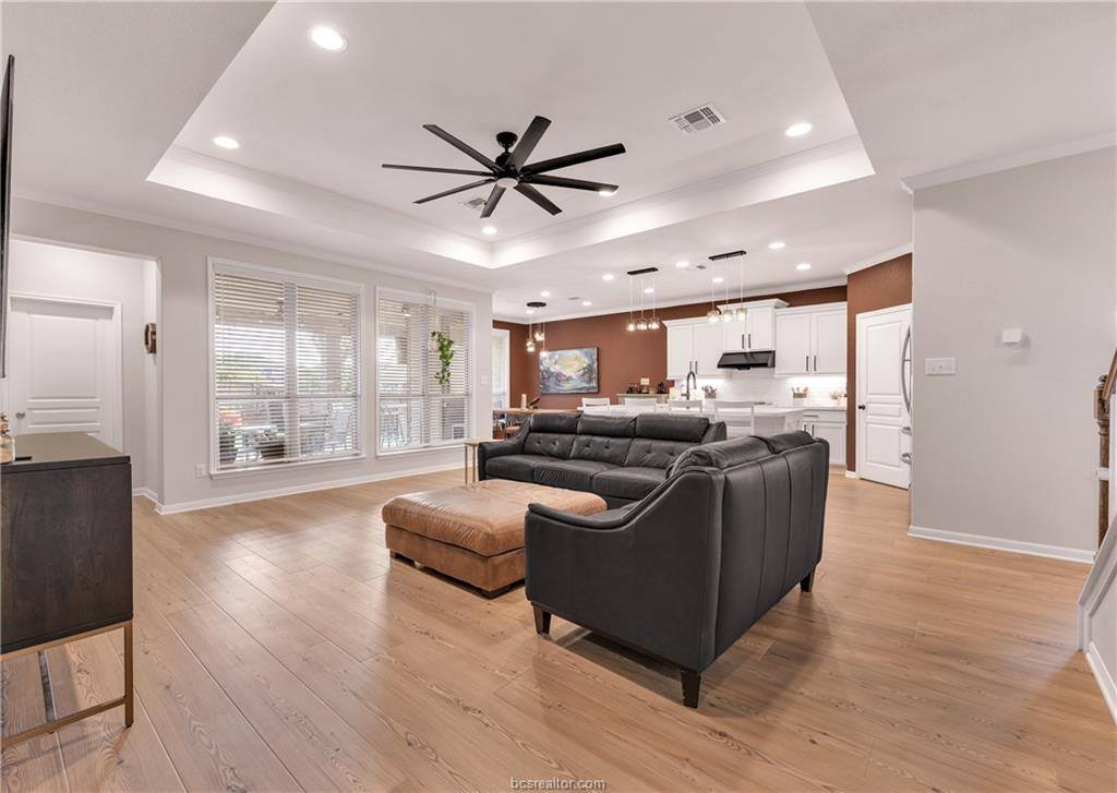 3693 Haskell Hollow Loop, College Station, TX 77845