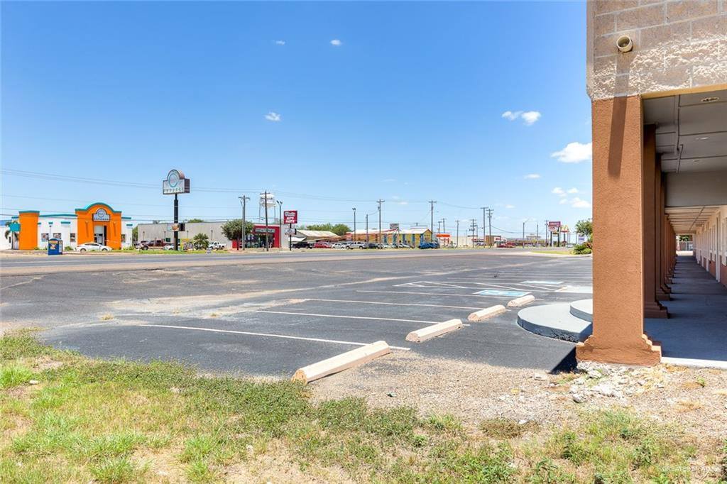 208 South Alton Boulevard, Alton, TX 78573