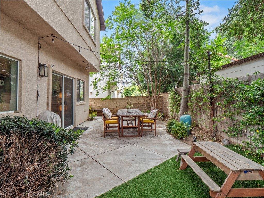 24842 Noelle, Newhall, CA 91321