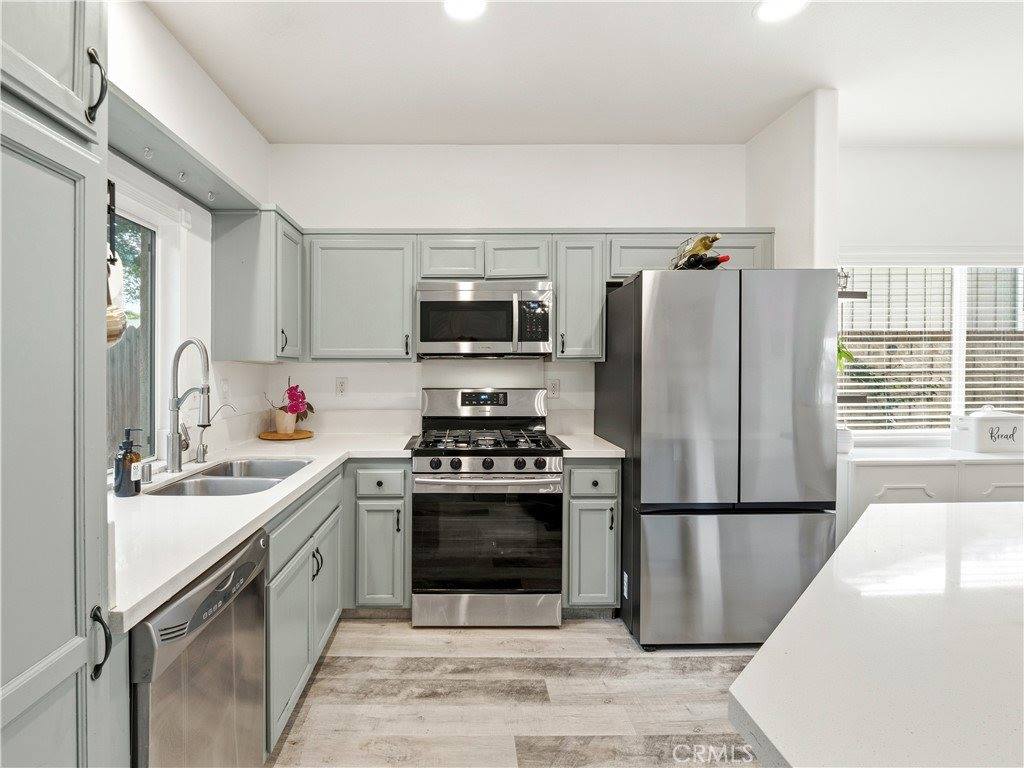 24842 Noelle, Newhall, CA 91321