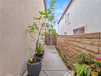 24842 Noelle, Newhall, CA 91321