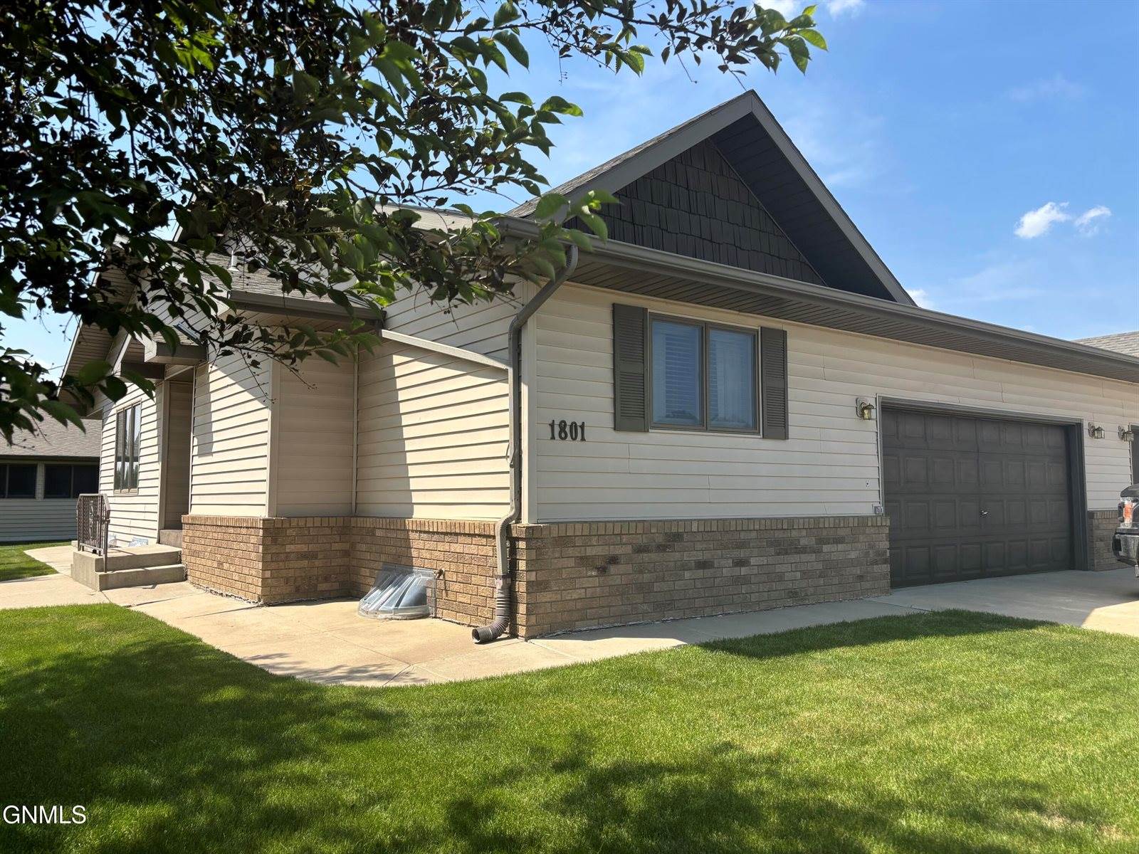 1801 15th Avenue West, Williston, ND 58801