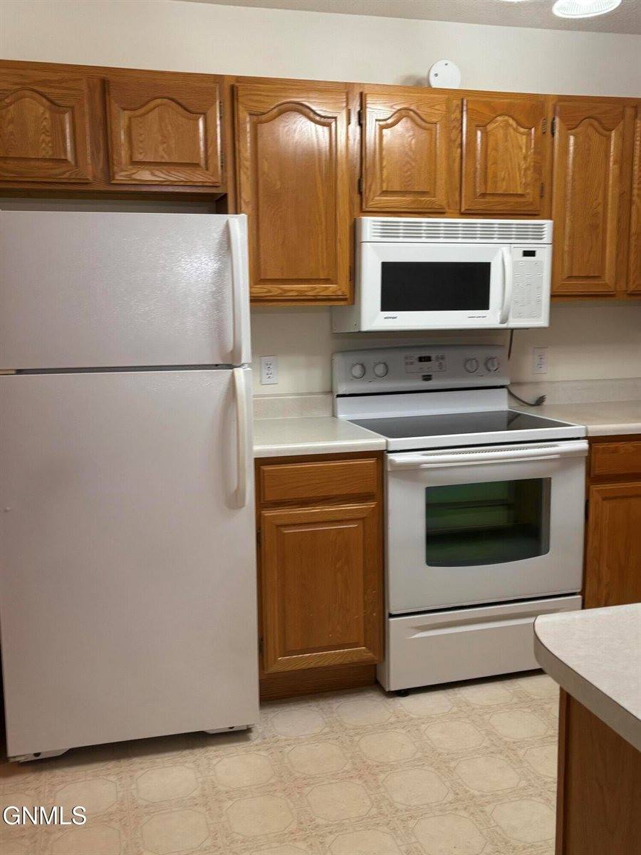 1801 15th Avenue West, Williston, ND 58801