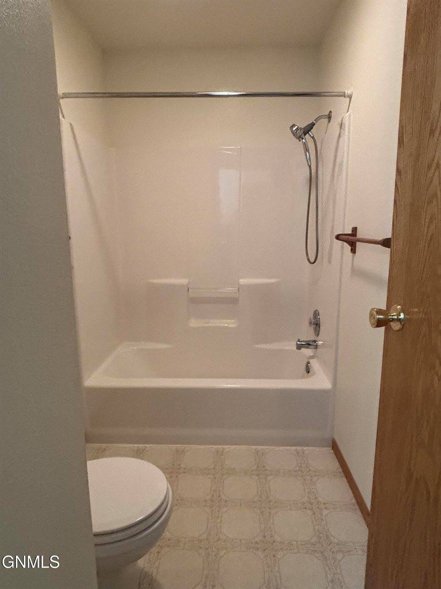 1801 15th Avenue West, Williston, ND 58801