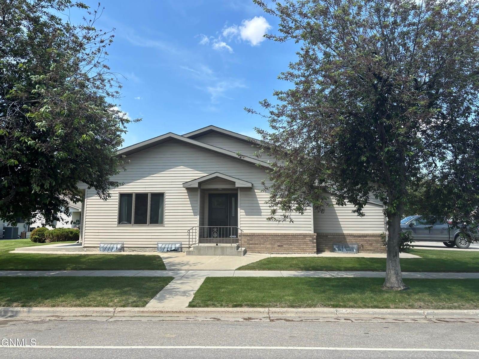 1801 15th Avenue West, Williston, ND 58801