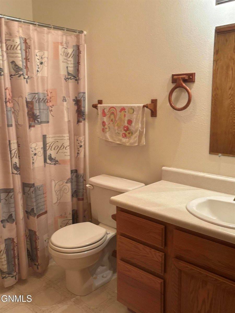 1801 15th Avenue West, Williston, ND 58801