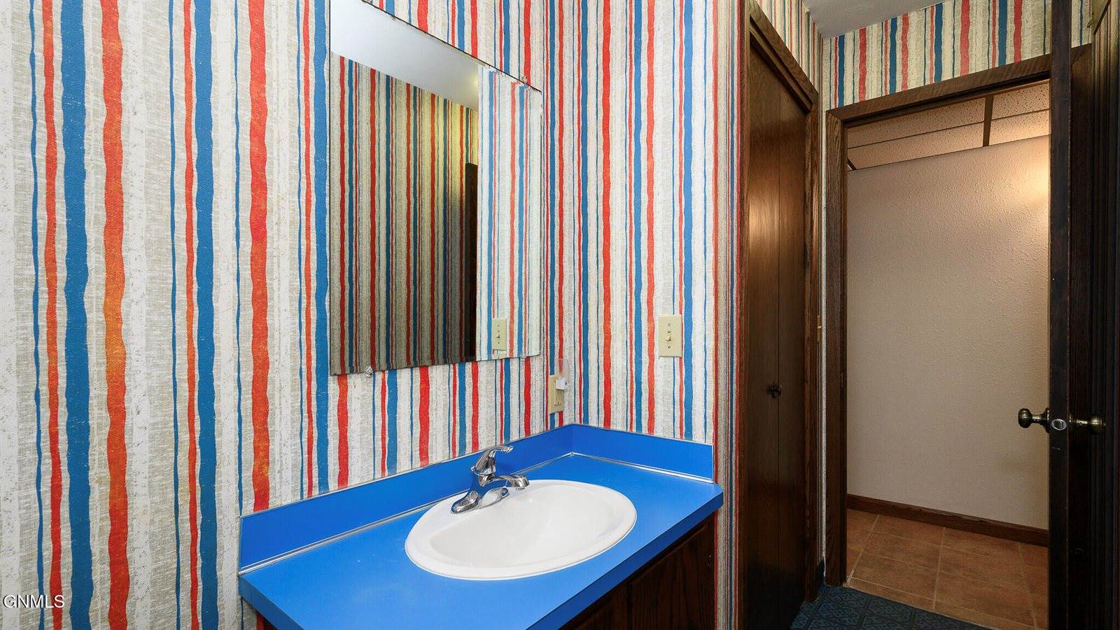 2406 Hillview Avenue, Bismarck, ND 58501