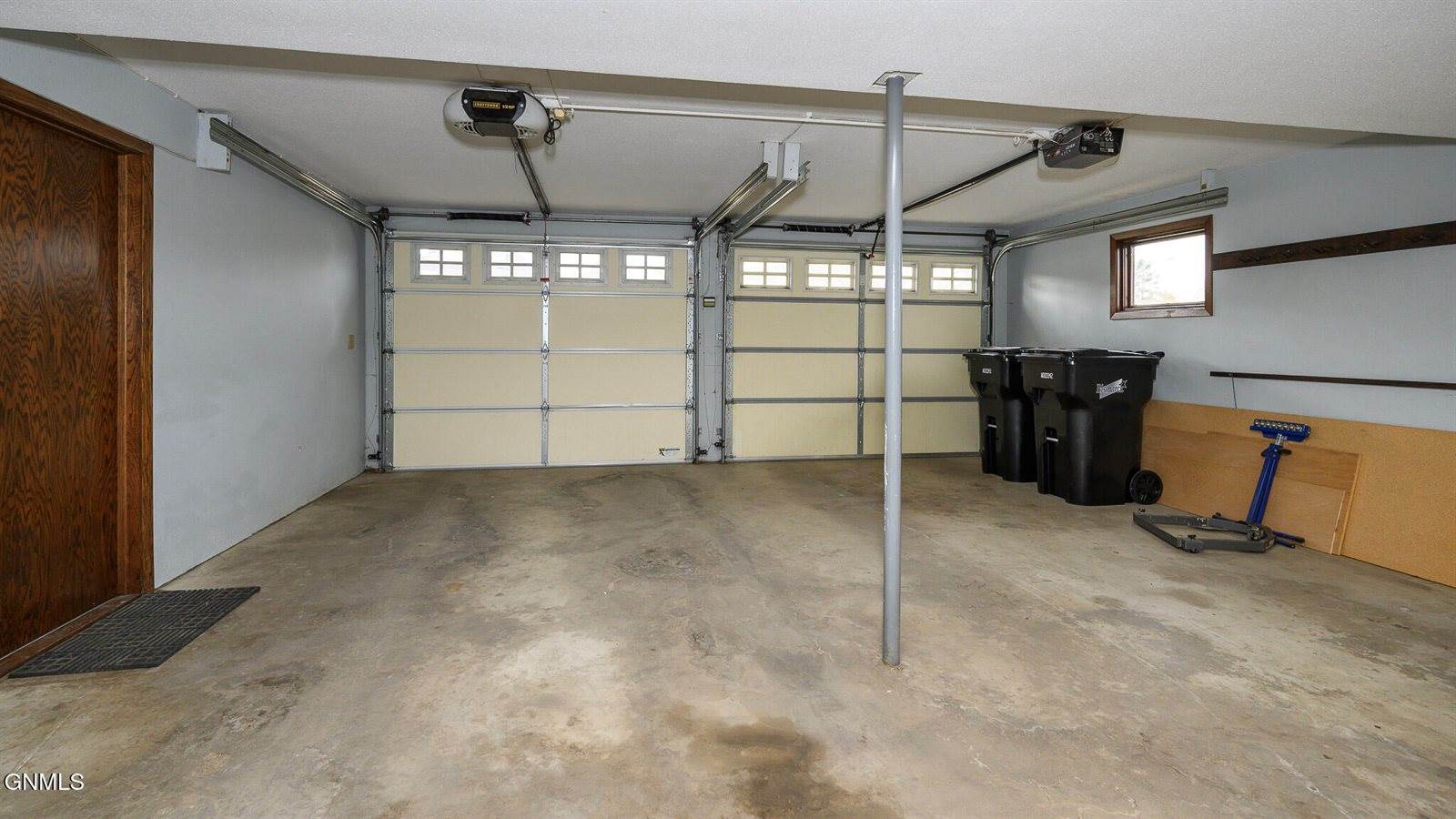 2406 Hillview Avenue, Bismarck, ND 58501