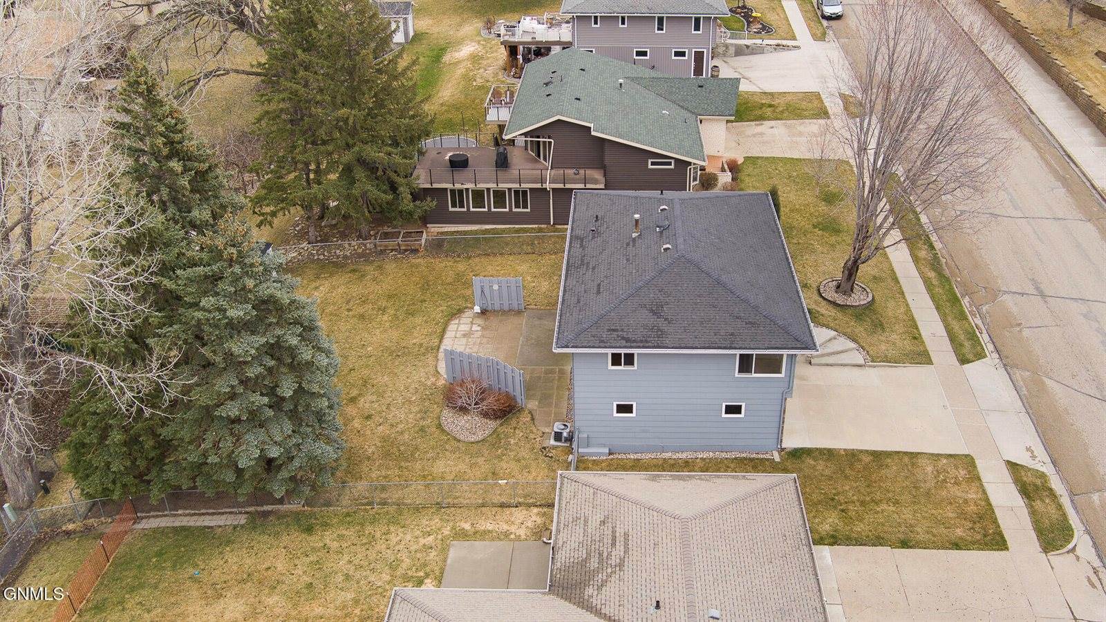 2406 Hillview Avenue, Bismarck, ND 58501