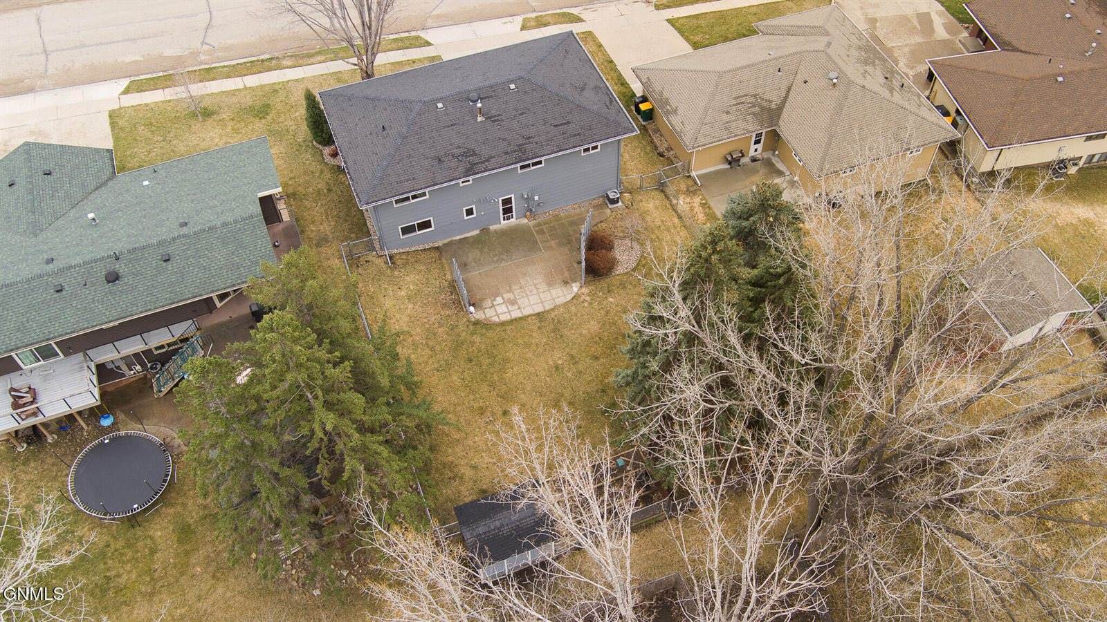 2406 Hillview Avenue, Bismarck, ND 58501