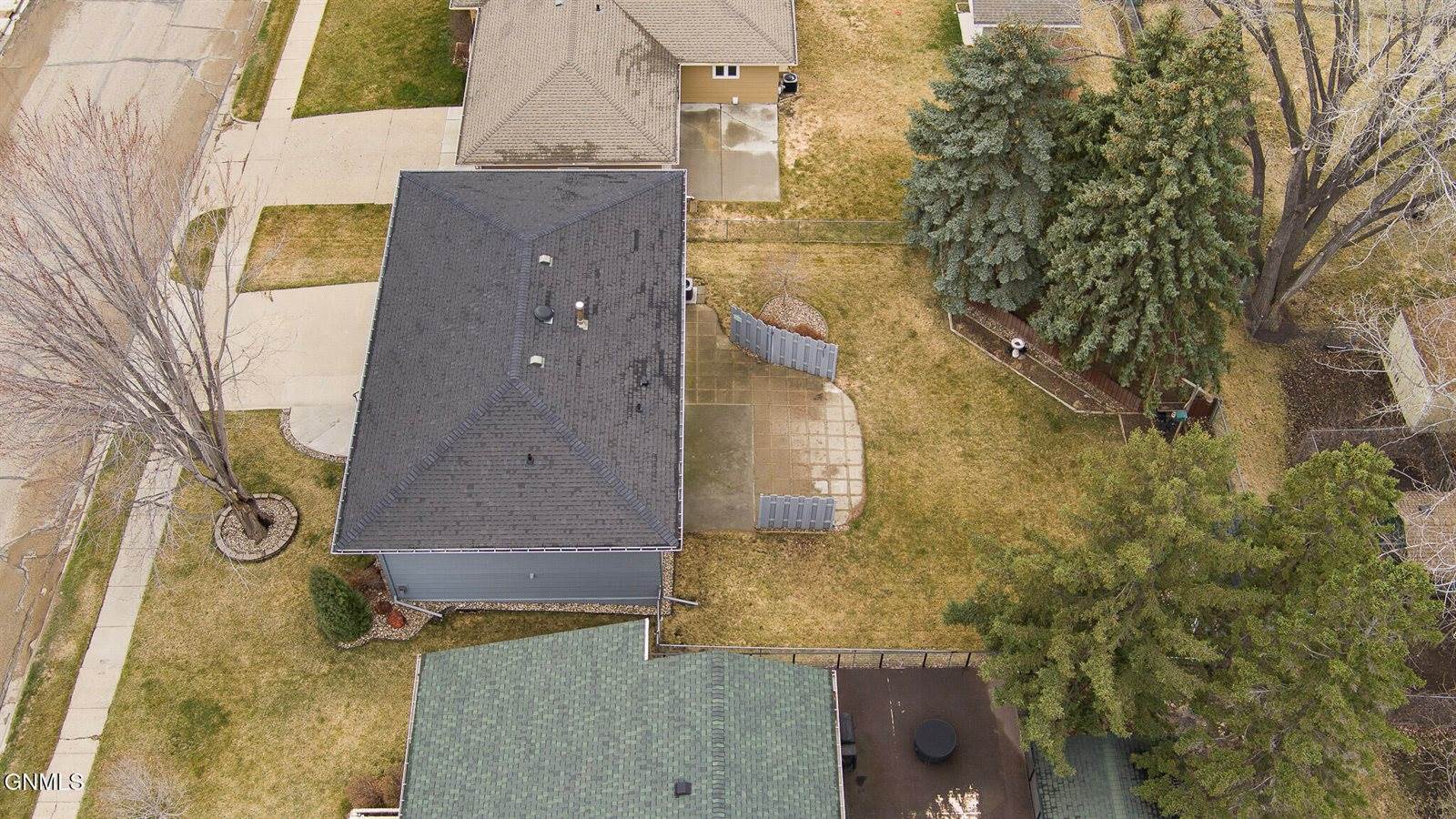 2406 Hillview Avenue, Bismarck, ND 58501