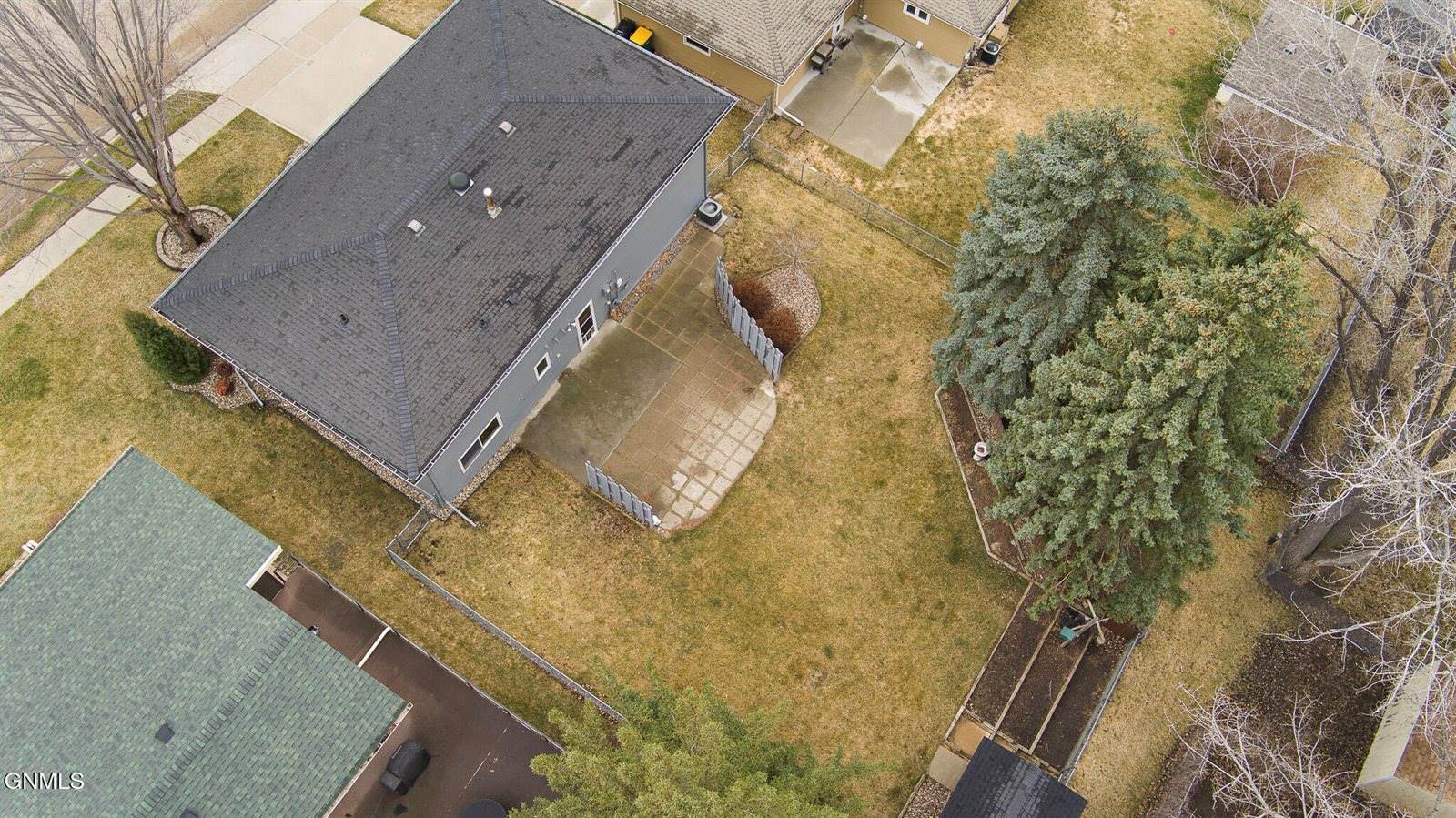 2406 Hillview Avenue, Bismarck, ND 58501