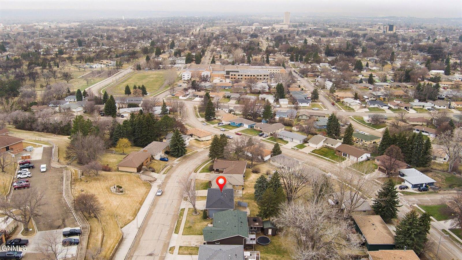 2406 Hillview Avenue, Bismarck, ND 58501