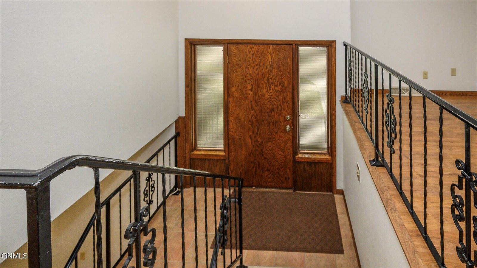 2406 Hillview Avenue, Bismarck, ND 58501